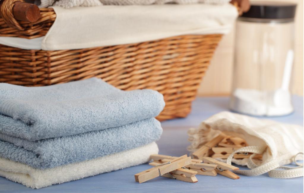 Weet je dat microbiëel risico en slechte luchtjes veroorzaakt door bacteriën aanwezig blijven zelfs na het wassen van je kleren? 